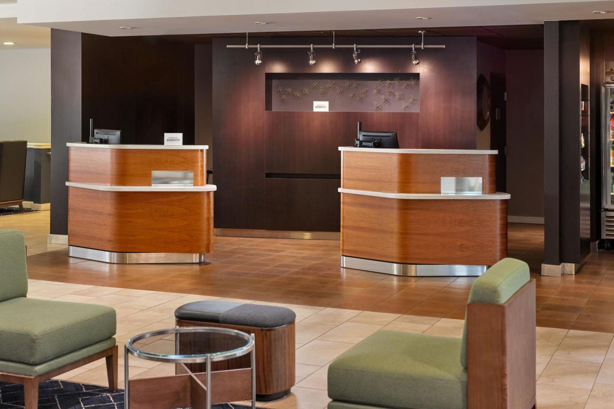 Courtyard By Marriott Charlottesville Bagian luar foto