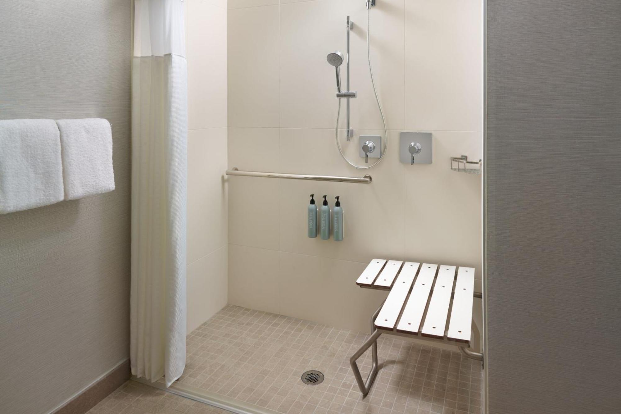Courtyard By Marriott Charlottesville Bagian luar foto