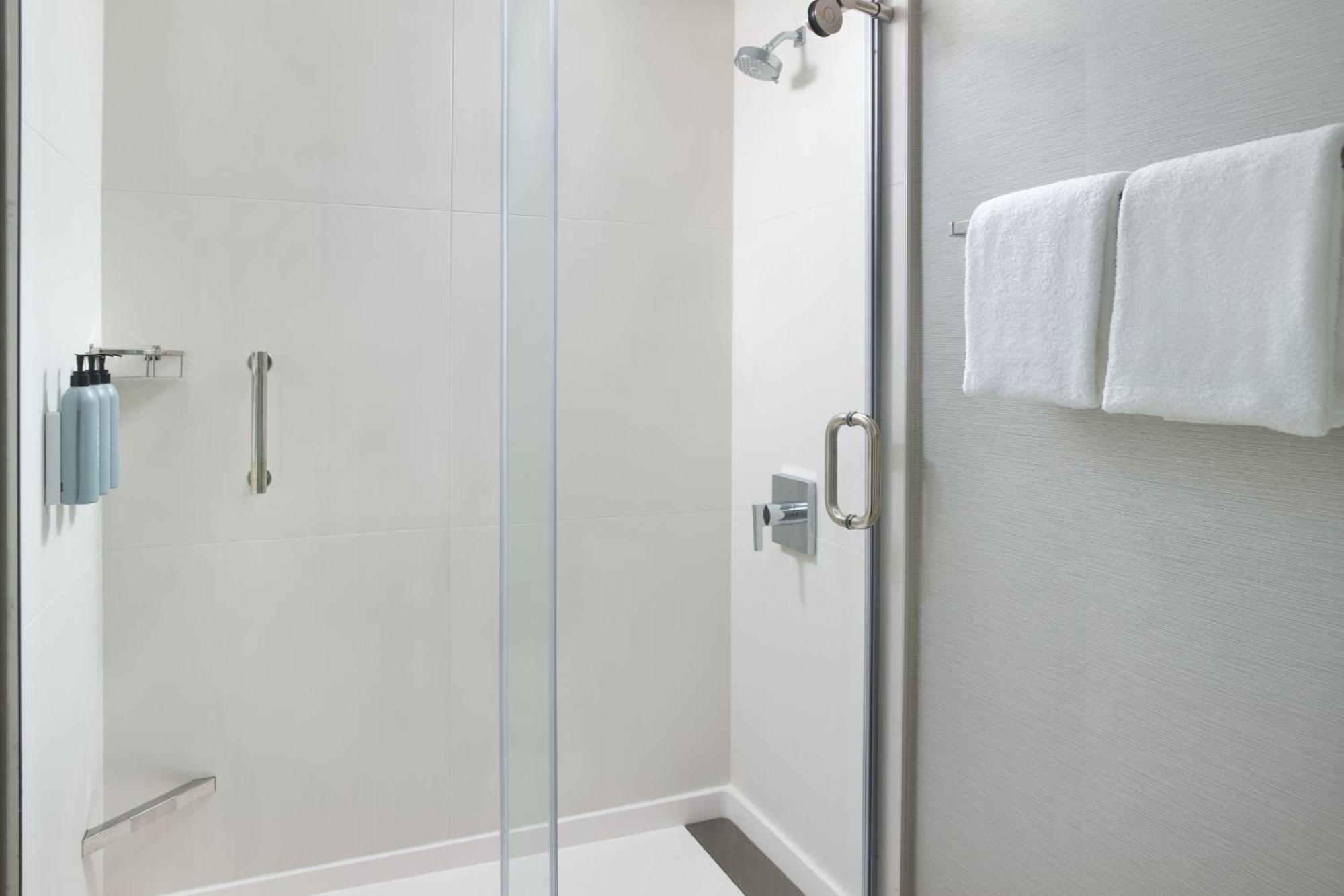 Courtyard By Marriott Charlottesville Bagian luar foto